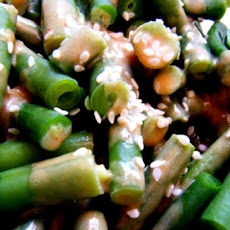 Aunt Phyllis' Green Beans in Walnut Sauce