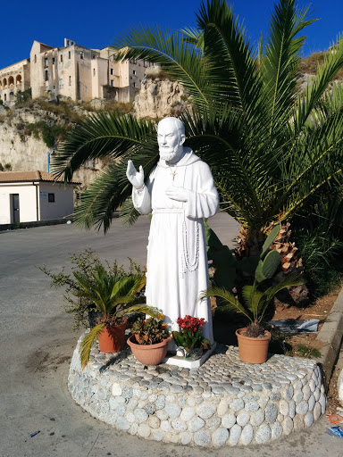 Statue Porto Di Tropea