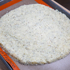 Cauliflower Pizza Crust (with BBQ Chicken Pizza)