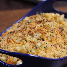 Crab Cake Mac N Cheese