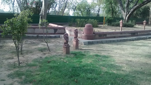 Lions Pair Statue