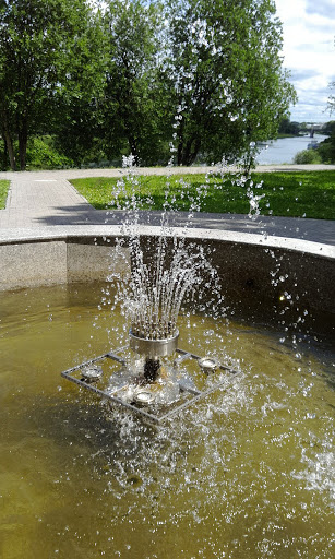 Fountain on the Waterfront 