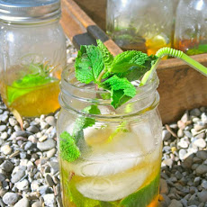 Queen's Rum Shaker Cocktail