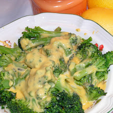 Broccoli With Cheese Sauce