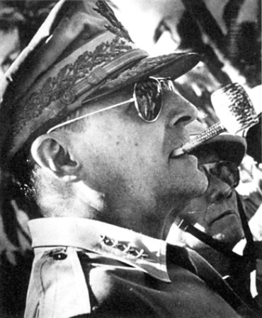 General-MacArthur MODELO 3025