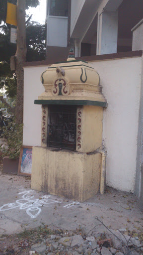 Small God Pilliyar Temple on H Block