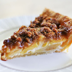 Sour Cream Apple Pie with Streusel Topping