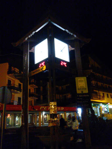 Formigal Square Clock
