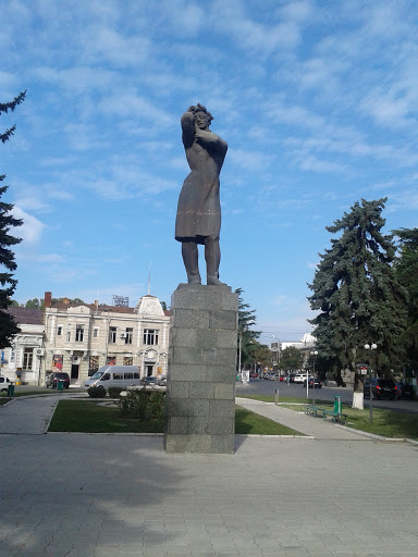 Baratashvili Statue