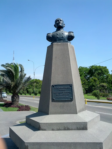 Busto Alfonso Ugarte