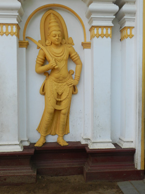 King Bathikabaya Statue Ruwanwelisaya