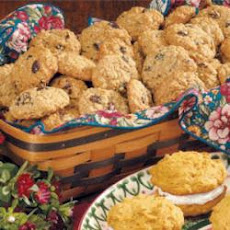 Maple Raisin Oatmeal Cookies