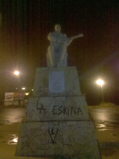 Estatua Eduardo Falu