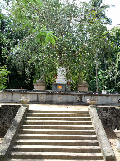 Egoda Kelaniya Temple Bo Tree
