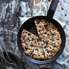 Skillet Chocolate Chip Cookie