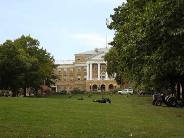 [Bascom hill[5].jpg]