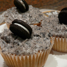 Mini OREO Surprise Cupcakes