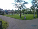 Playground, Wetsinge