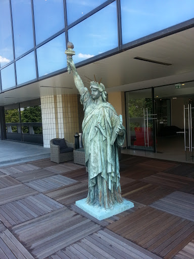 Small Statue of Liberty at Novo