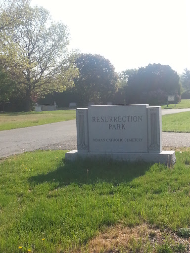 Resurrection Park Cemetery, North Gate