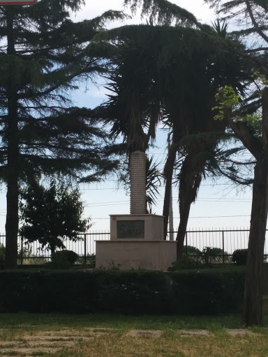 Monumento Agli Emigrati Caduti