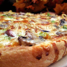 Gourmet Cruisers' Vegetarian Pizza