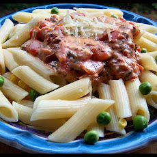 Pasta with Tomatoes, Peas and Cream