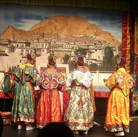 [tibetan monks3[19].jpg]