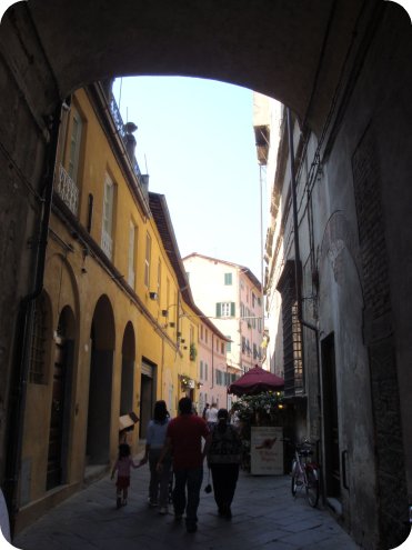 streets of lucca