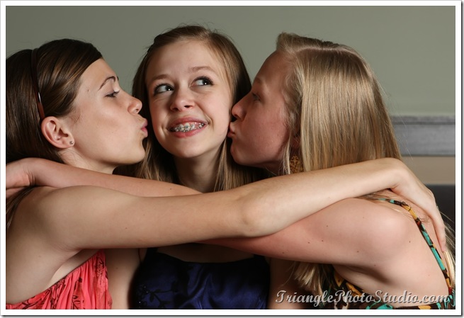 A friendly kiss -by Steve Jackle - Triangle Photo Studio (www.trianglephotostudio.com)