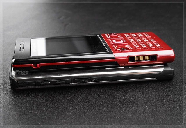 [sonyericssont700-vs-samsungu800soul-10[2].jpg]