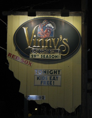 [Vinnys[3].jpg]