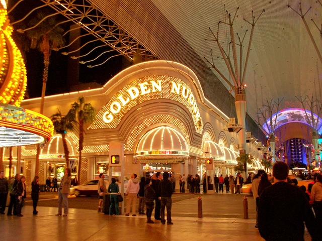 [fremont st experience nugget[3].jpg]