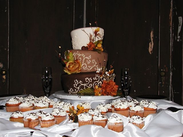 [Wedding Cake 4[4].jpg]