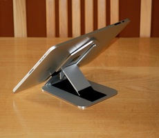 magic-stand-ipad-bullettrain4.jpg