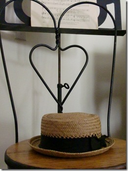MusicStnd  Icecream chr w- hat