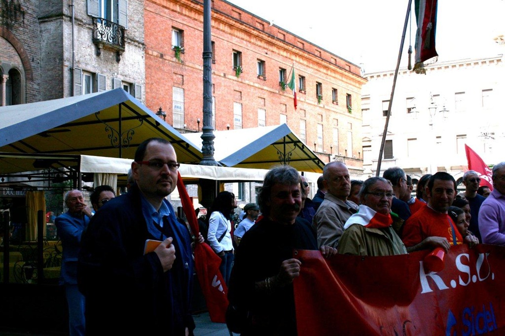[angella e manfredini allo sciopero generale[2].jpg]