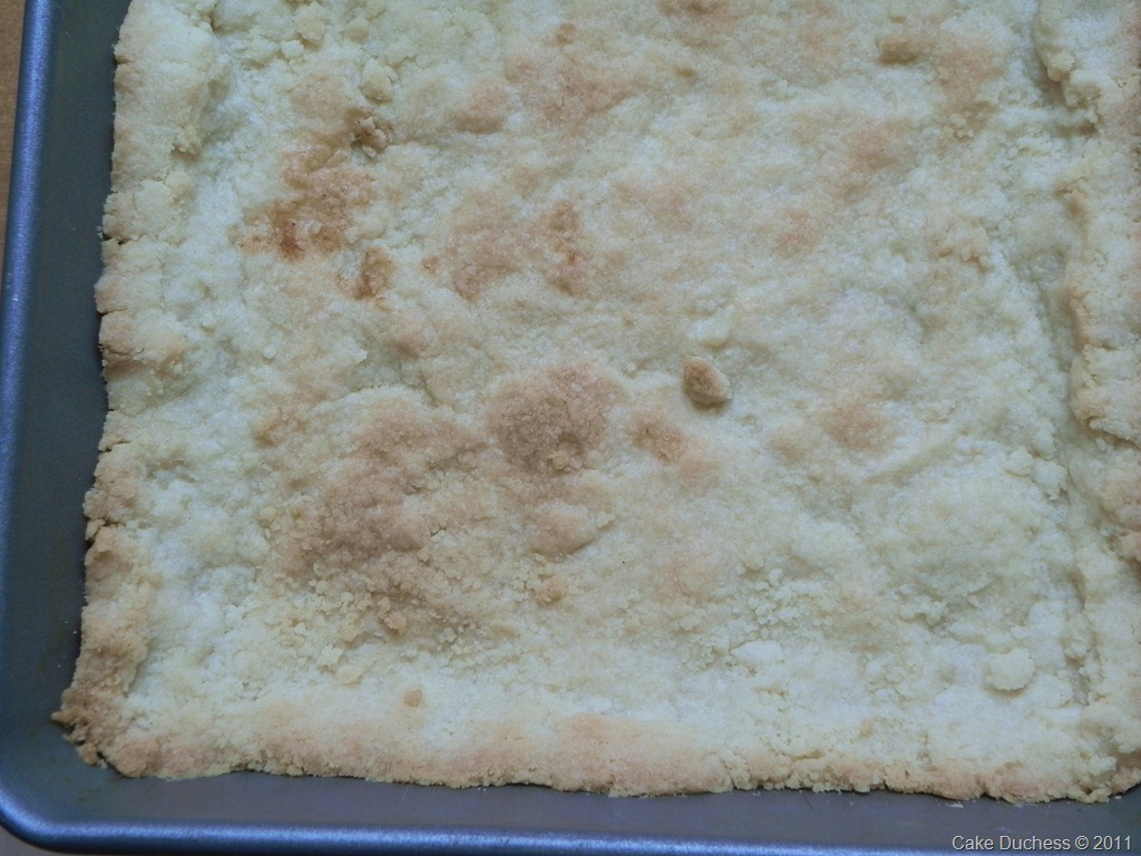 [applesakecrumble5[1].jpg&description=Sake Strawberry-Apple Bars and My Friend Masaki')]