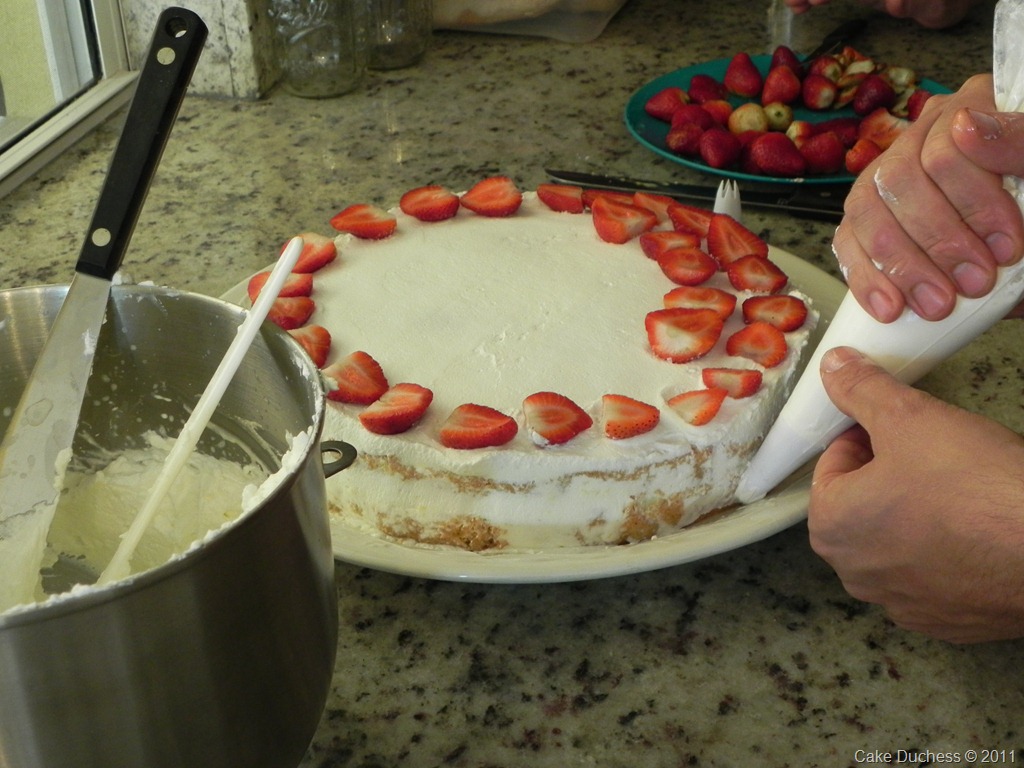 [DSCN7524[10].jpg&description=Torta alla Panna–Italian Birthday Cake!')]