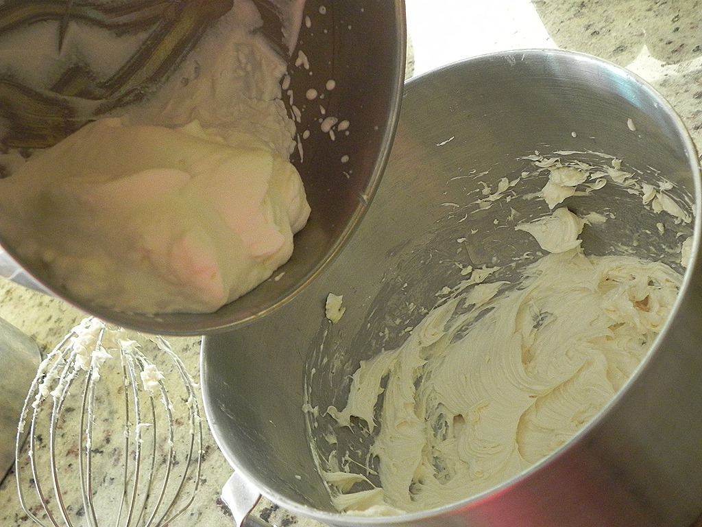[DSCN76605.jpg&description=Strawberry No-Bake Cheesecake and Mother’s Day')]