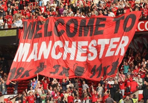 [united fans unfurled this flag to show city that the reds still rule in manchester[6].jpg]