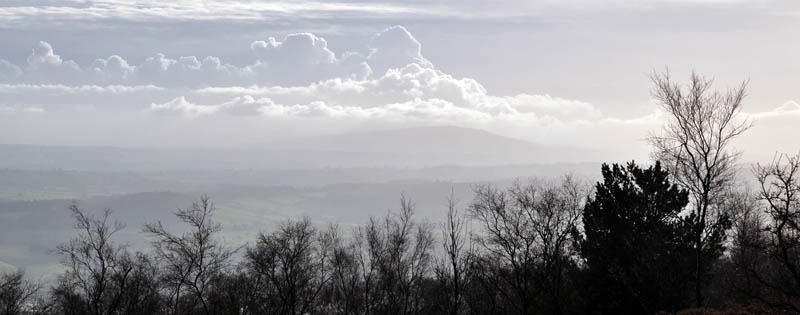 [Cumulus over Clee[3].jpg]