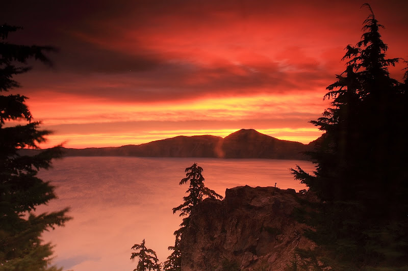 IMAGE: http://lh4.ggpht.com/_-nUXpYGw-FA/StzUdrOhhwI/AAAAAAAABPA/Dh7jj6CGpgY/s800/FirstLightOn%20MtScott2.JPG