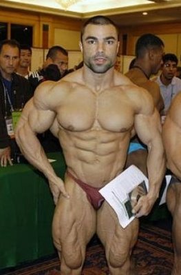 [muscle-men-eduardo52.jpg]