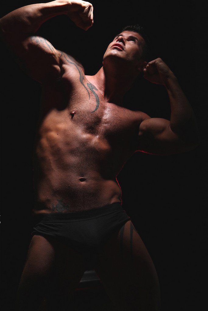 [muscle-hunk-gay-porn-star-adam-killian-12.jpg]