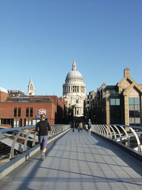 241010_004_London_St_Pauls_Millenium_Bridge_View