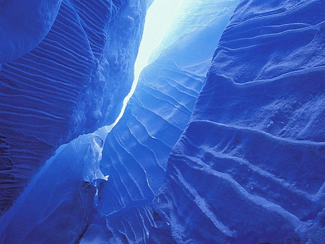 [Ice_Cave_Glacier_Alaska[4].jpg]
