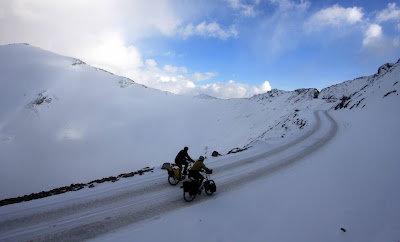 Chine &ndash; Le col la bas tout en haut...