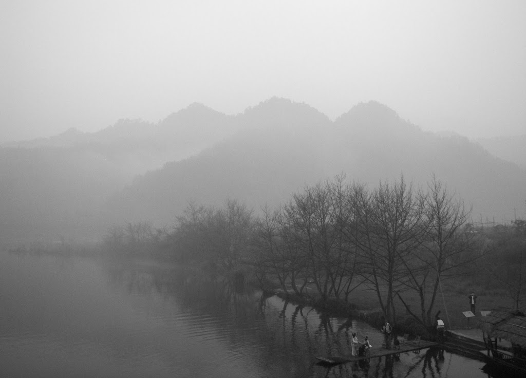 IMAGE: http://lh4.ggpht.com/_0R4kBESWztI/Scc-ZDtUg4I/AAAAAAAAAS8/7U1vK6cDhos/s1024/%E5%A9%BA%E6%BA%90%E4%B9%8B%E6%98%A5%20137.jpg