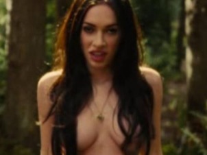 [megantopless5.jpg]